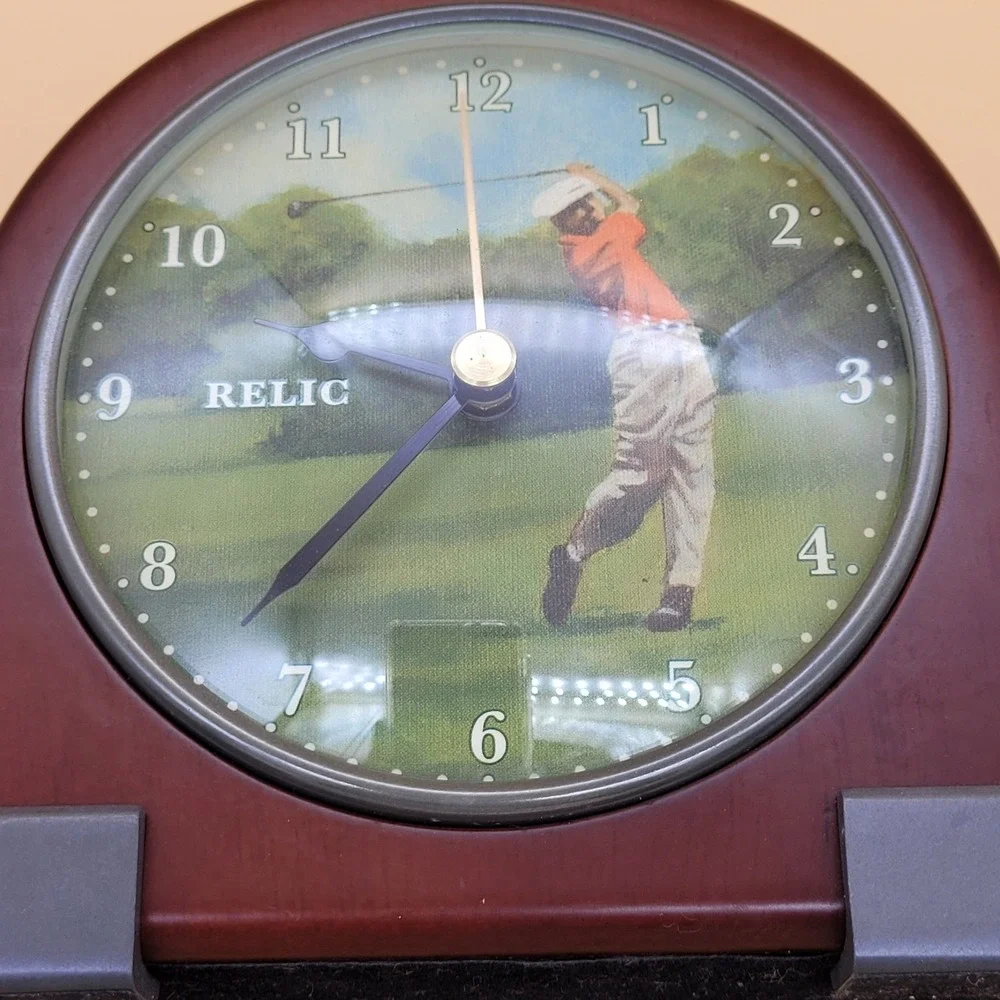 Relic Wooden Desk‎ Mantle Clock Golf Player WORKS Battery Operated